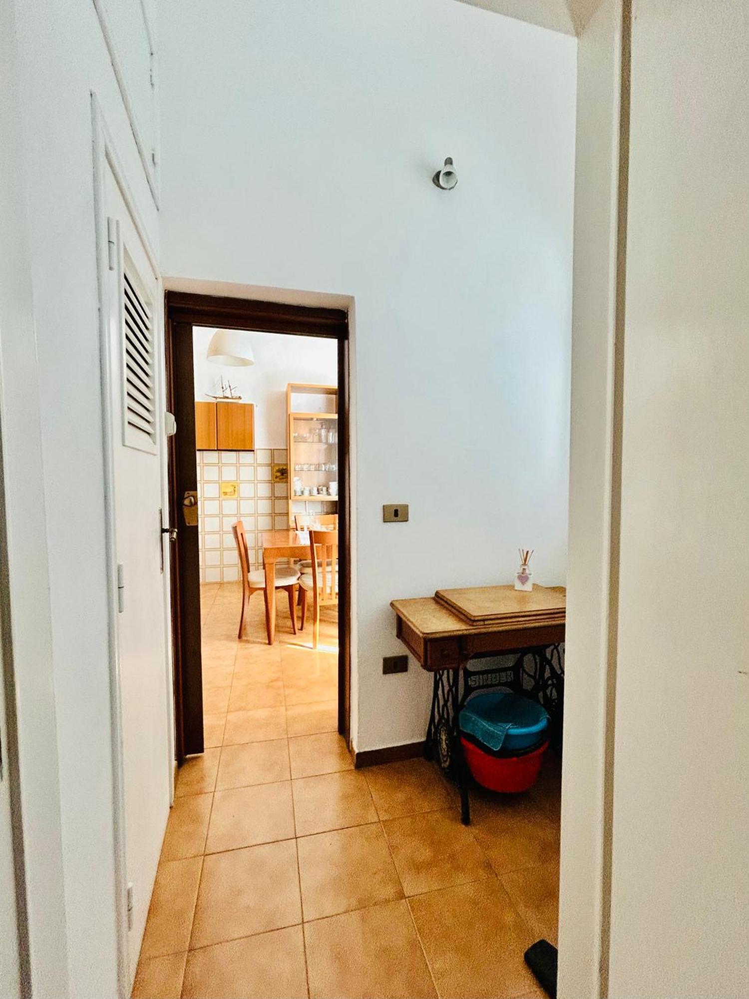 Molo 28 Beach Parking Ac Porto Santo Stefano  Exterior foto
