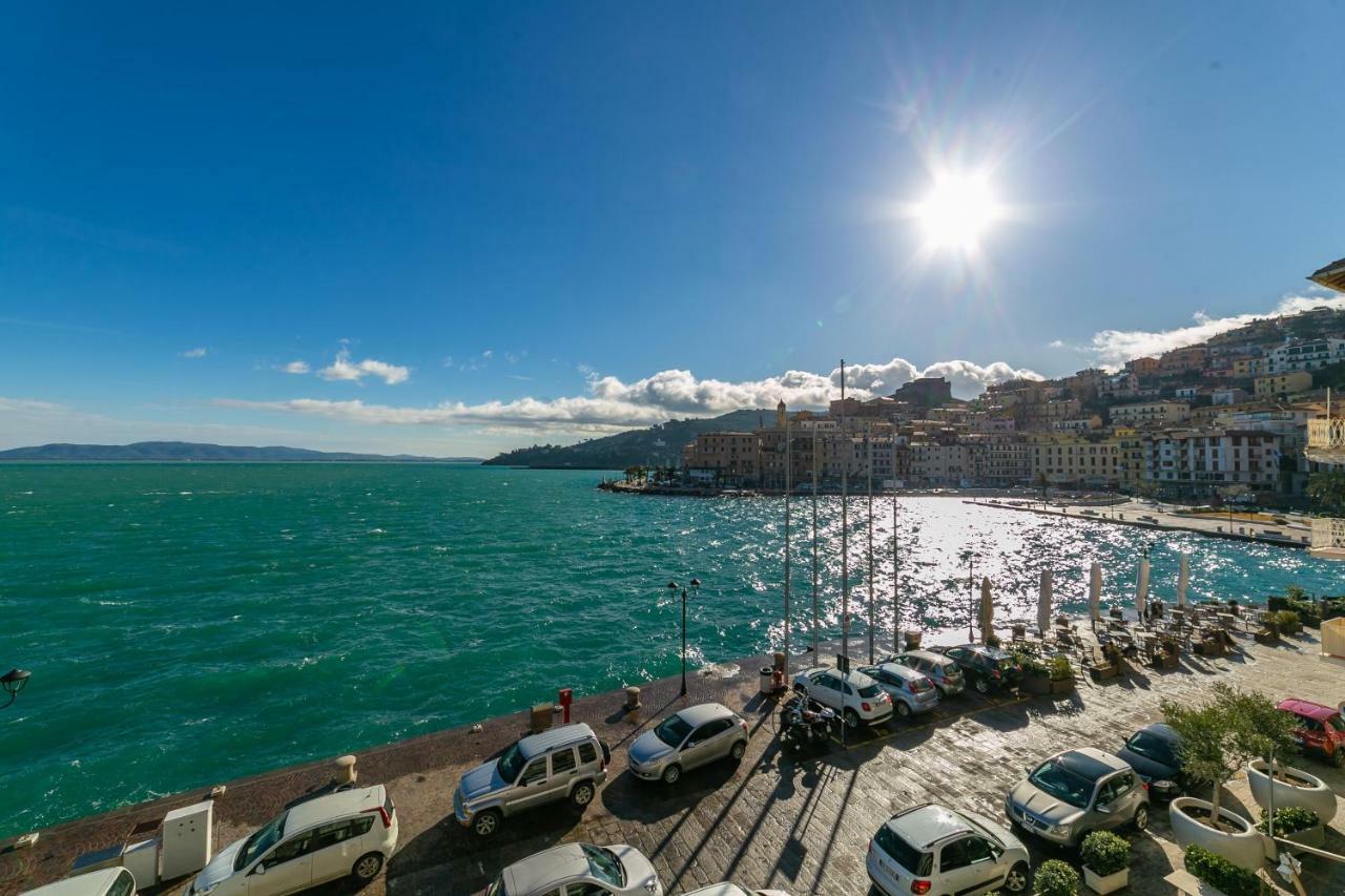Molo 28 Beach Parking Ac Porto Santo Stefano  Exterior foto